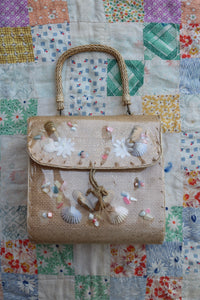 Shabby small seashell wristlet