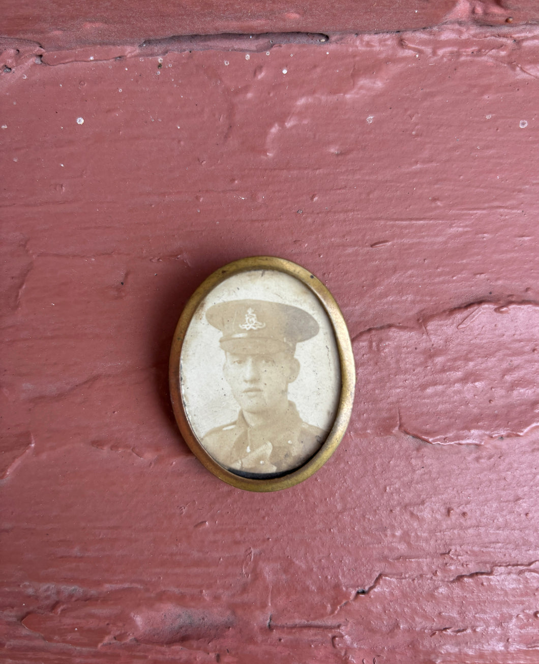 antique tiny portrait frame pin military photo